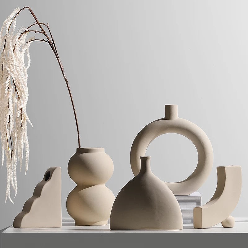 Uni-U pottery Vase